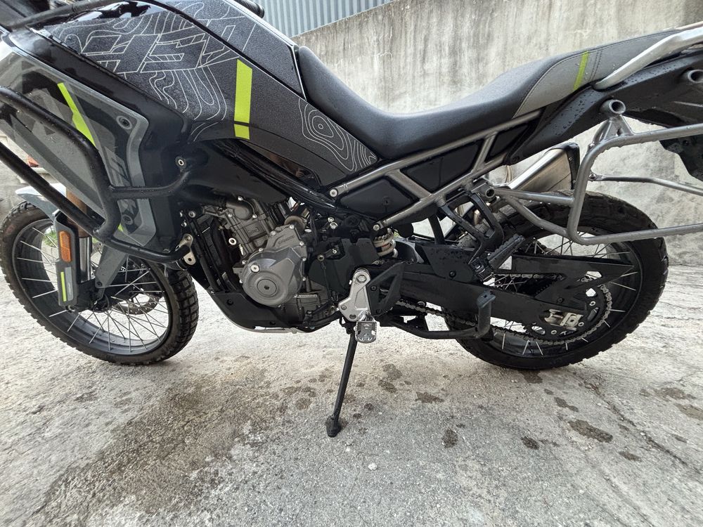Cfmoto 450mt com malas em aluminio