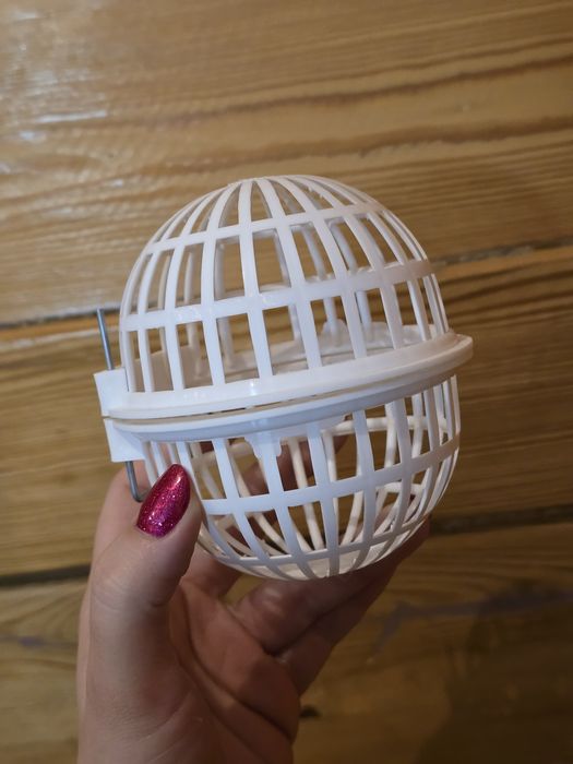 Koszyczek na zielenine dla papug lub krolikow