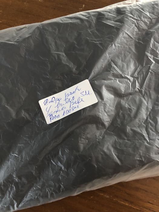Calca estilo pele brilhante na cor preto, S/M
