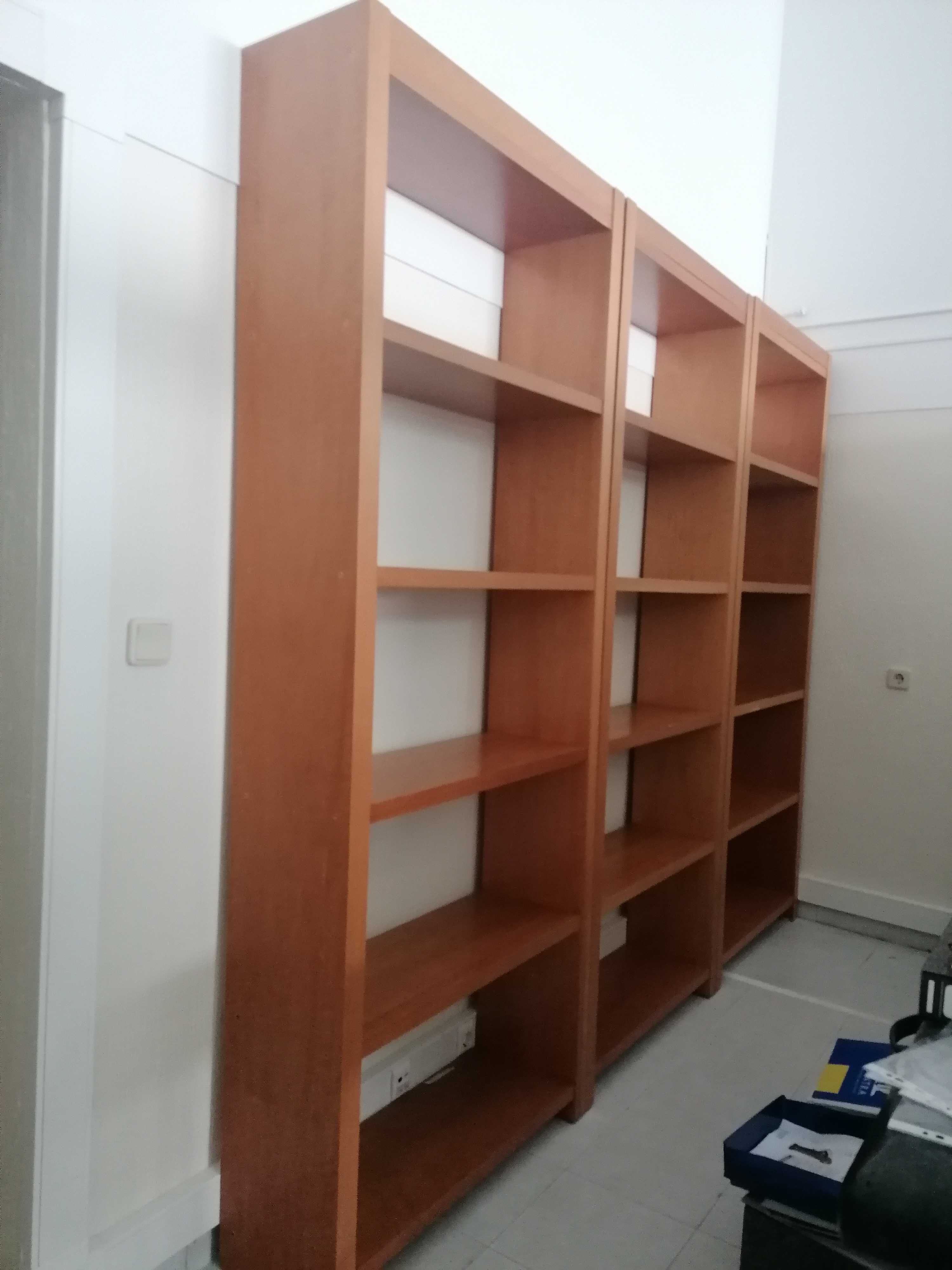 Moveis / Estantes ( Prateleiras ou Cubos )