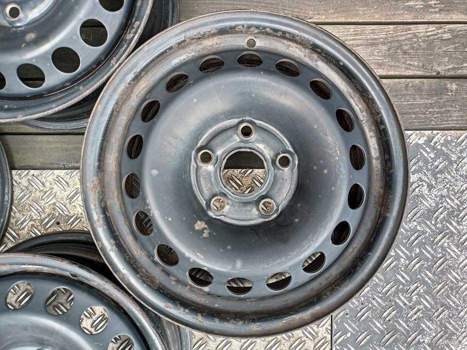 Felgi stalowe 15cali Audi A3 VW Jetta Golf Skoda Octavia Seat S182