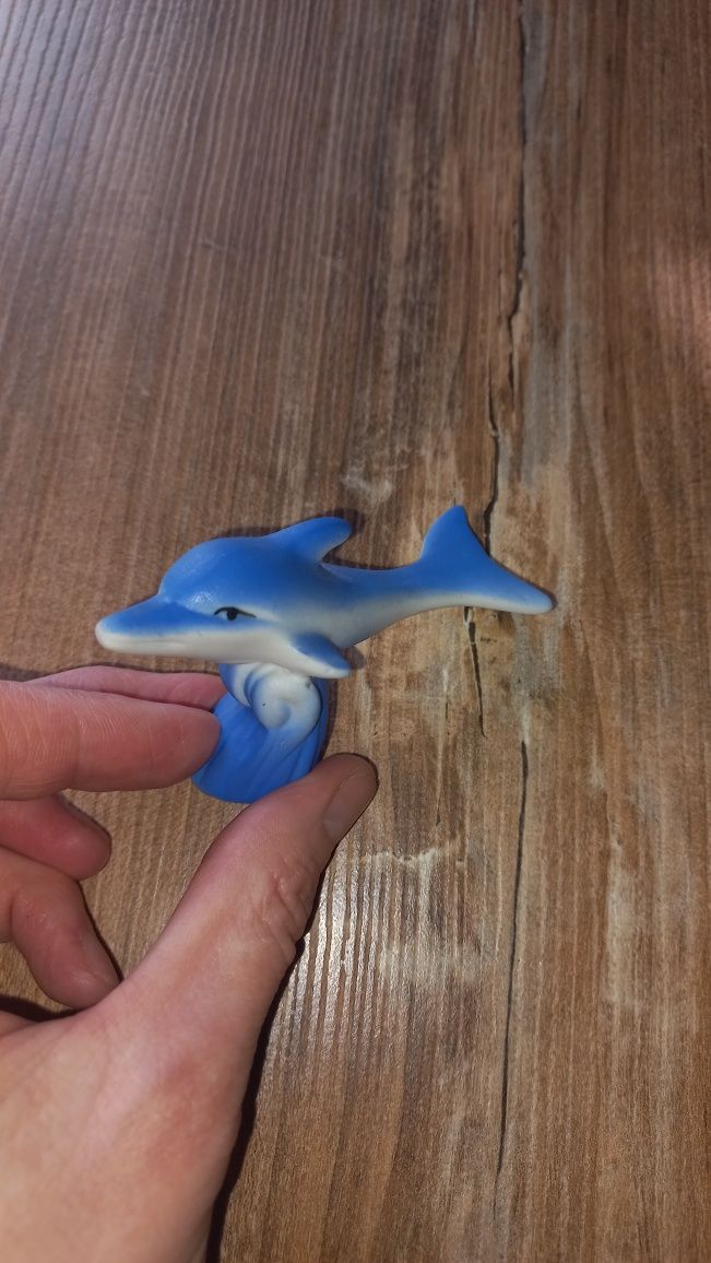 Figurka delfin niebieski