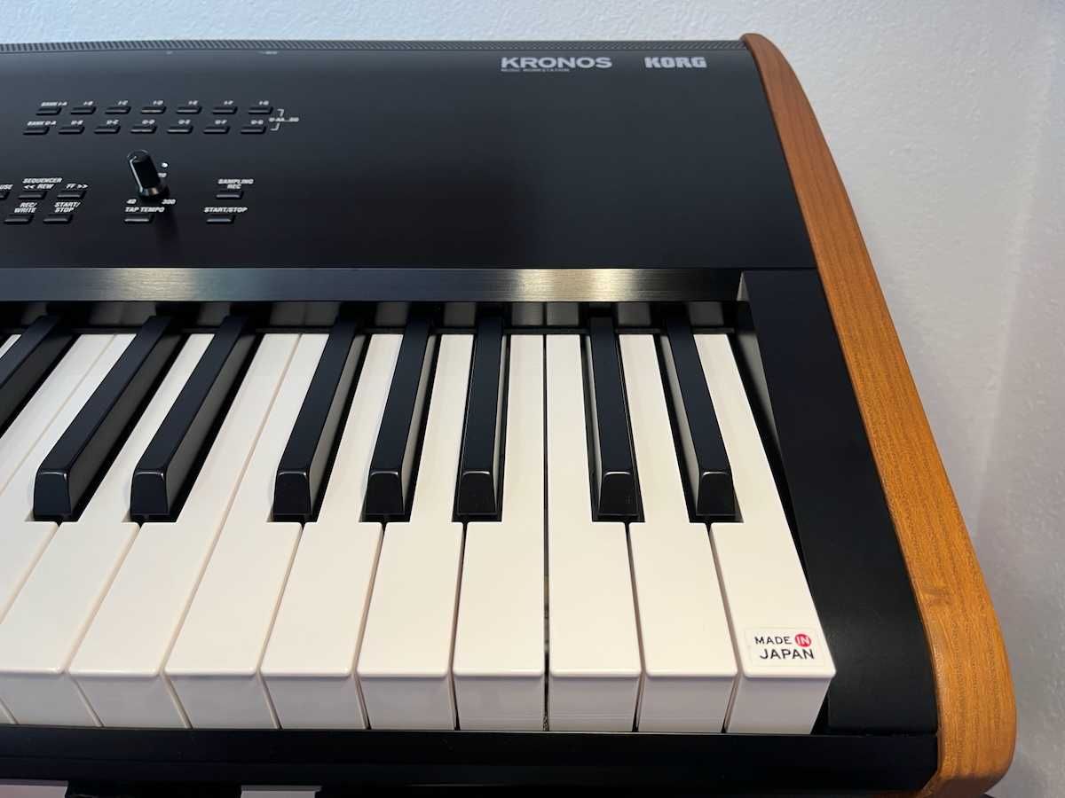 Korg Kronos 73 teclado workstation como novo