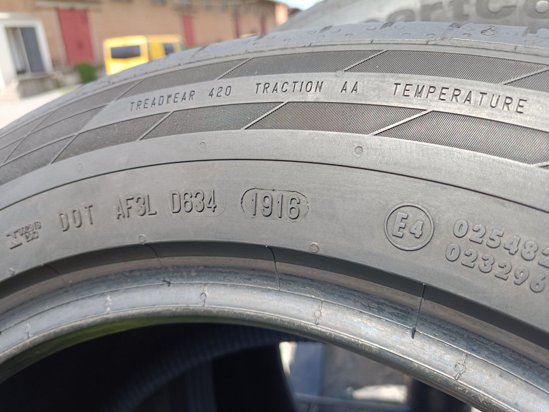 Літні шини Continental 235/55 R18 резина Р18