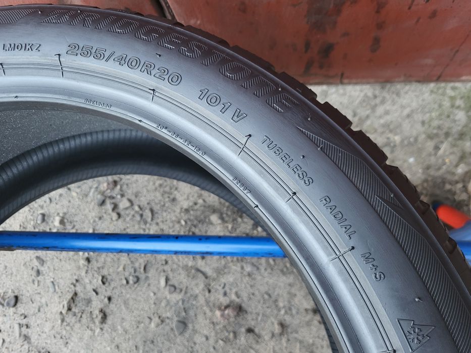 255/40/20 R20 Bridgestone Blizzak LM001 2шт ціна за 1шт шини
