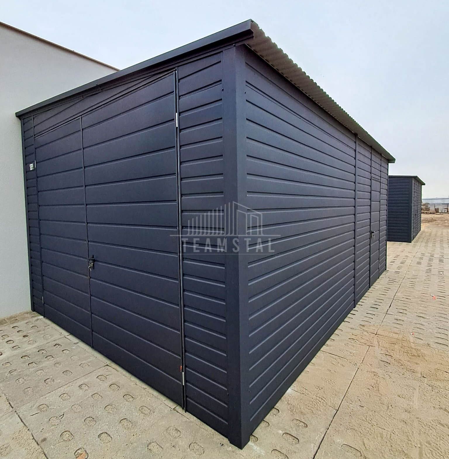 Garaż blaszany 3x7m Brama dwuskrzydłowa drzwi dach spad w bok TS1049