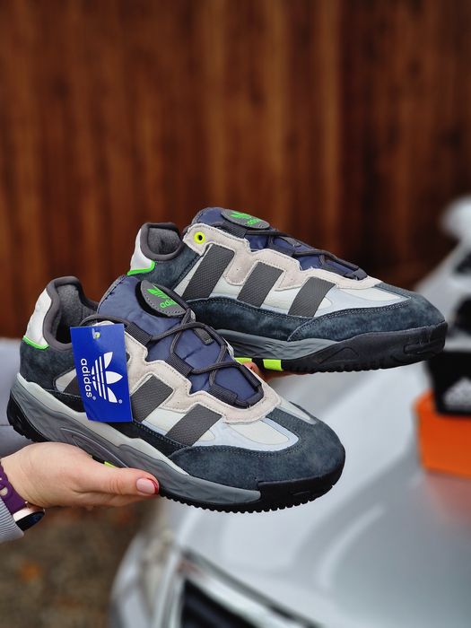 Жіночі зимові кросівки Adidas Niteball