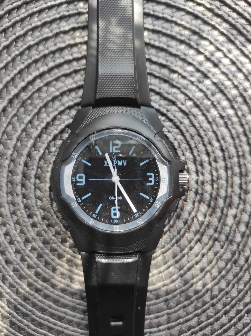 Nowy zegarek unisex - solidny- Polecam!