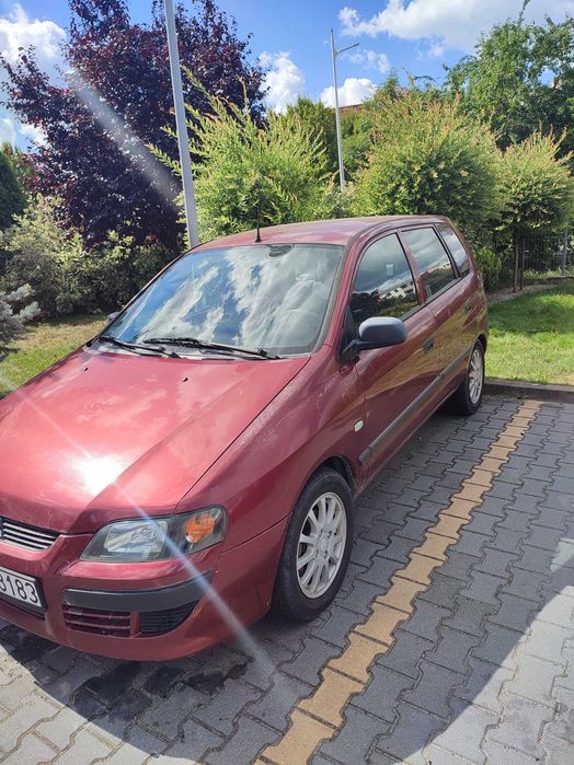 Sprzedaję tanio samochód Mitsubishi.