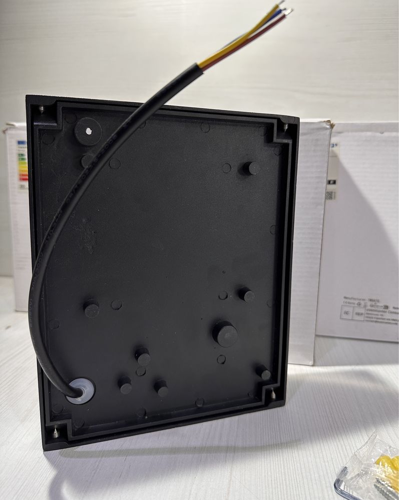 **Lampa kinkietowa z czujnikiem ruchu- Stówka Grudziądz**