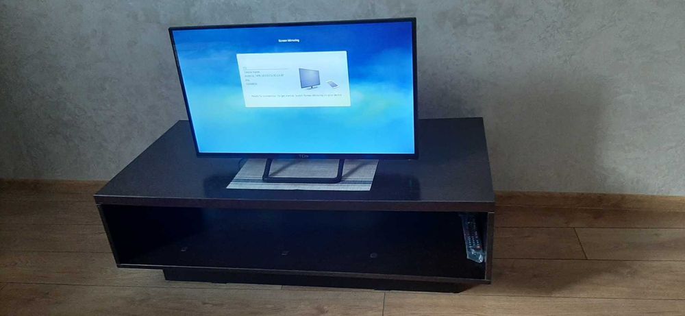 Стіл під телевізор