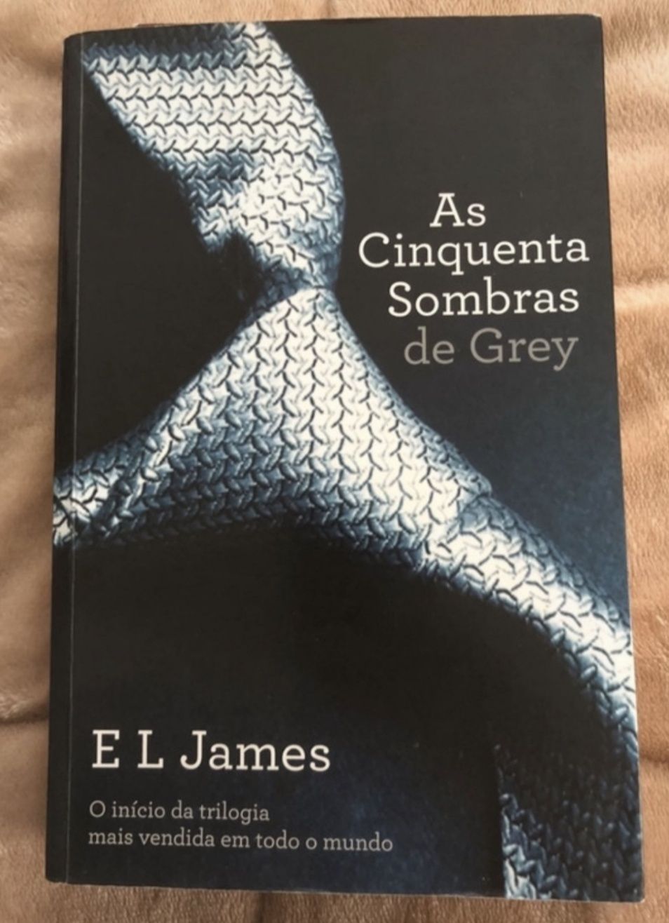 Livro "As cinquenta sombras de Grey"