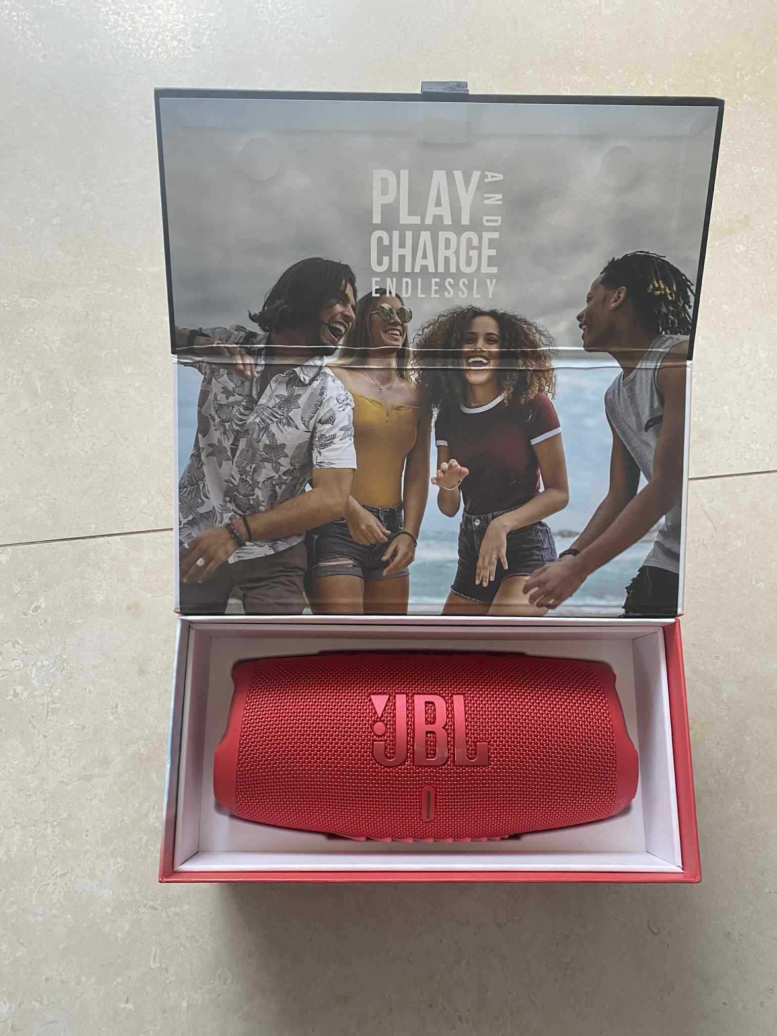 JBL Charge 5 czerwony