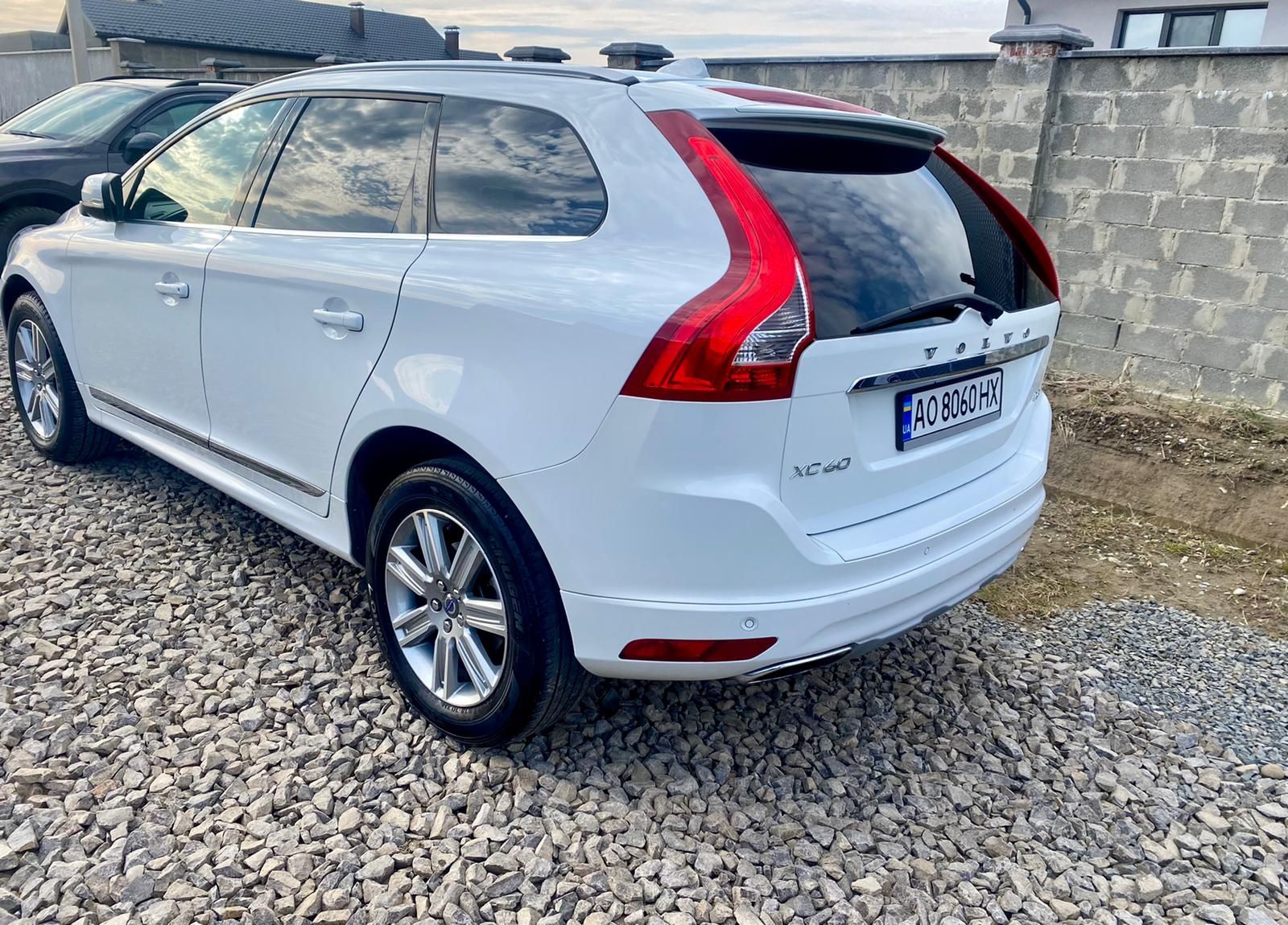 Продам VOLVO XC60  2.0Т  2016р.в.