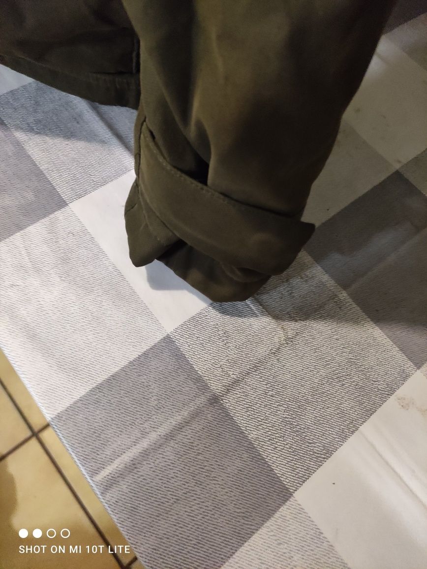 Kurtka  przejściowa khaki z futerkiem przy kapturze