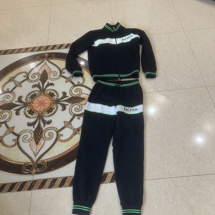 Продам спортивный костюм . Подросток 14-15 лет