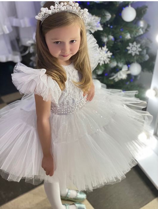 дитячі плаття на Сніжинку ,нарядні сукні