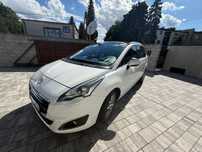 Peugeot 5008 Peugeot 5008 – nasz sprawdzony samochód rodzinny, gotowy do drogi!