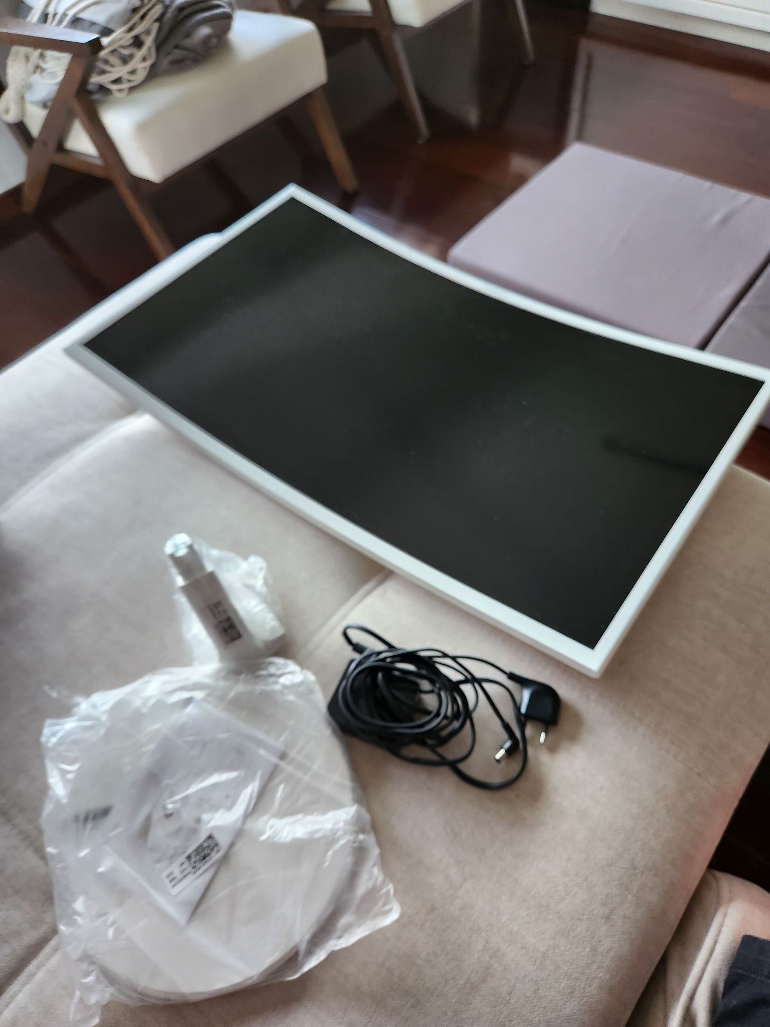 Monitor Branco Curvo Samsung C32F391FWU | 32'' | 60 Hz | Full HD