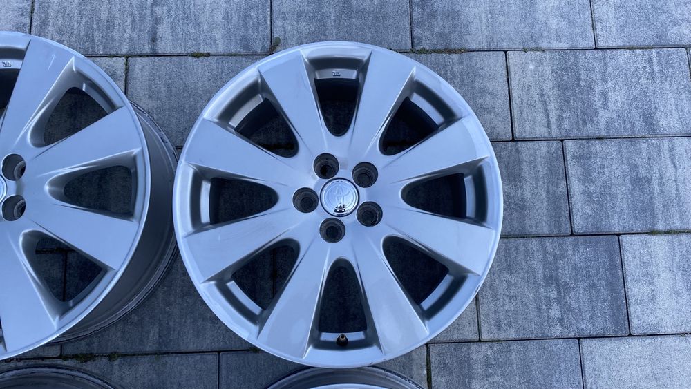 Felgi aluminiowe Toyota Avensis 5x100 17 cali
