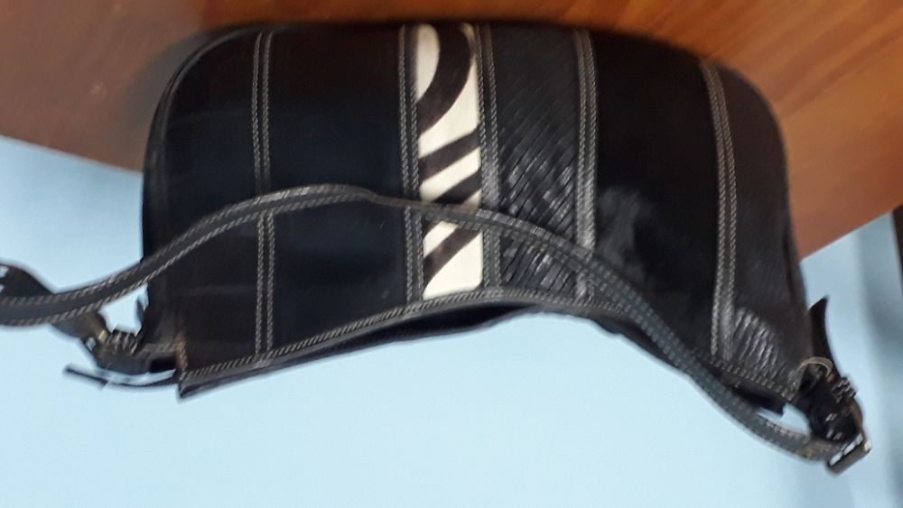 Mala Franzi de ombro/mão patchwork pele preto e branco novo preço