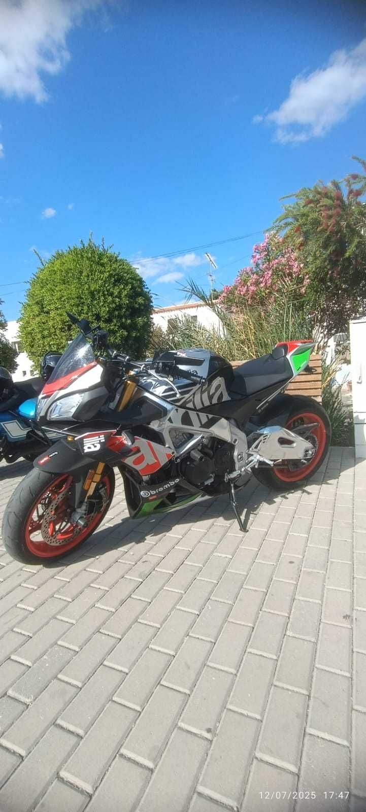 Aprilia rsv4 1100cc tuono factory