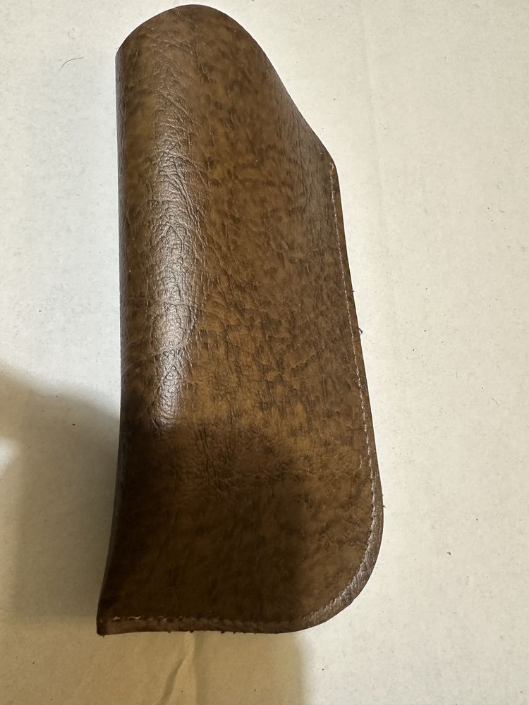 Brązowe etui/case na okulary
