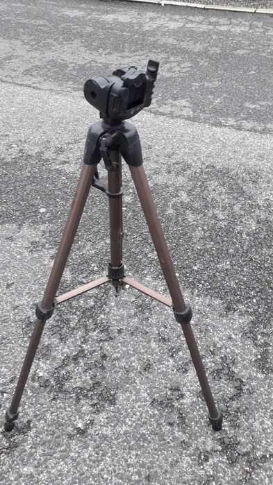 Tripé
para câmera fotográfica