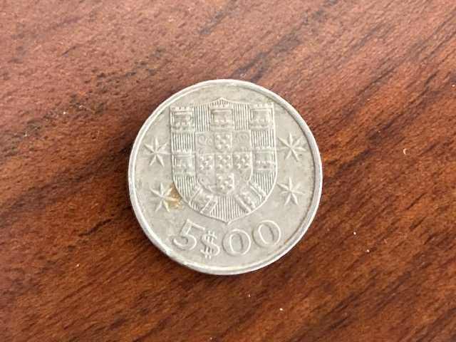 3 moedas de 5 escudos (1964, 1966 e 1967); oferta moeda 1984