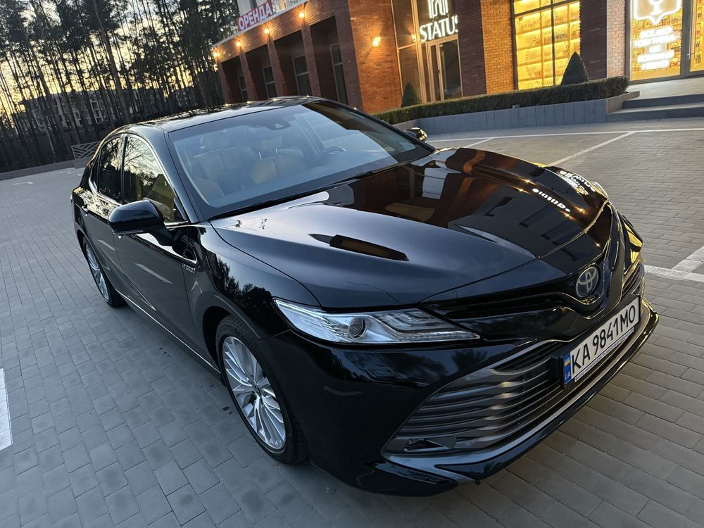 Продам Toyota Camry 2020  Hybrid