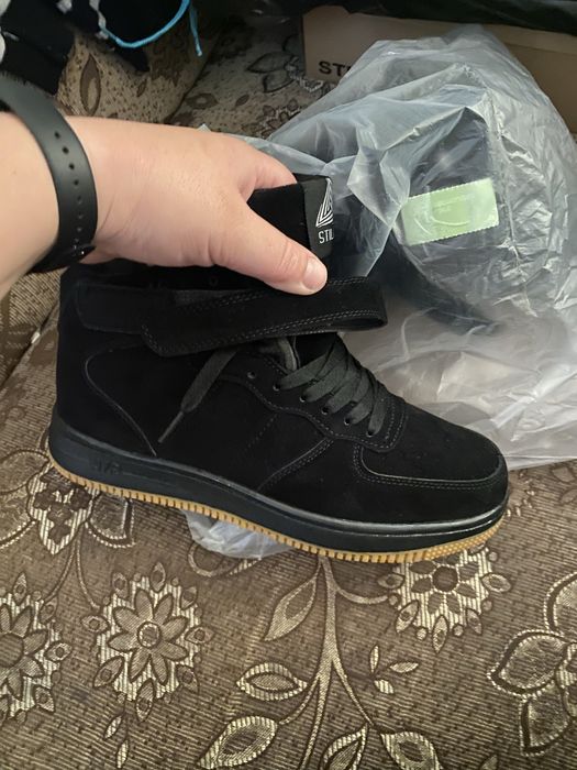 Натуральні зимові утеплені черевики