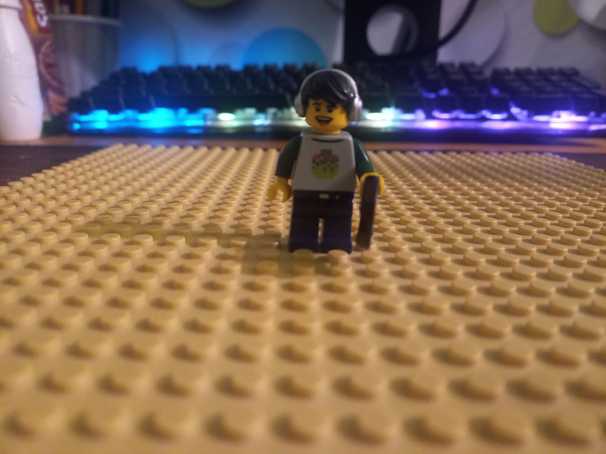 Lego minifigurka Dj