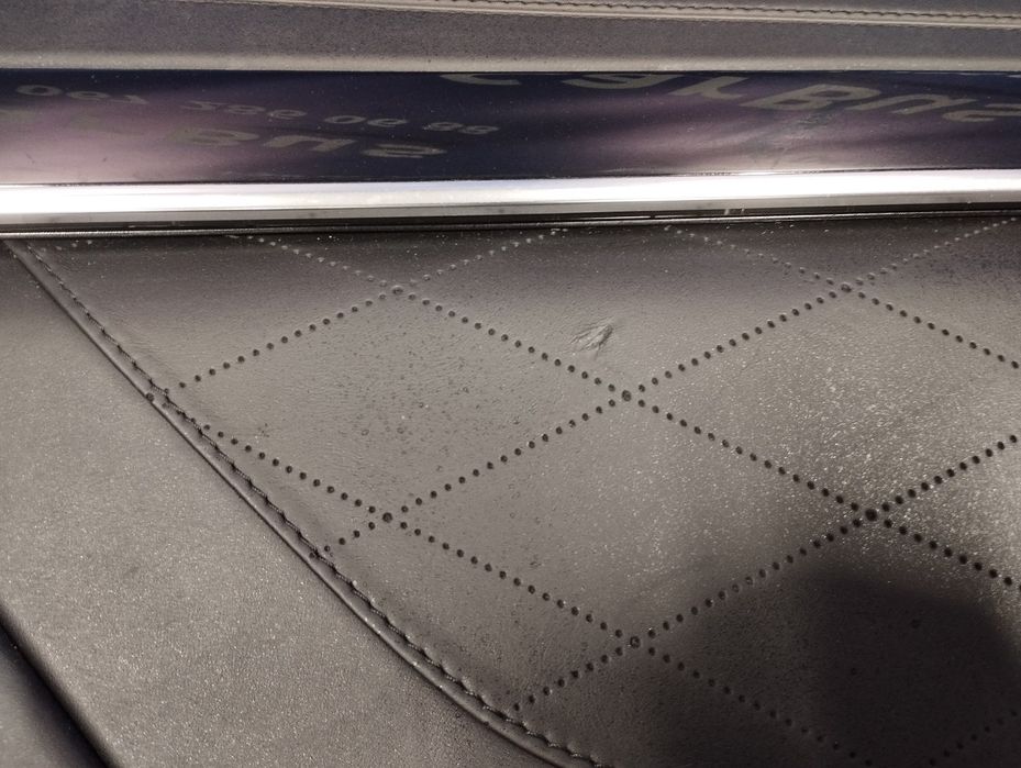 Мерседес С560 Обшивка  двері задньої лівої Мерседес W222 S560