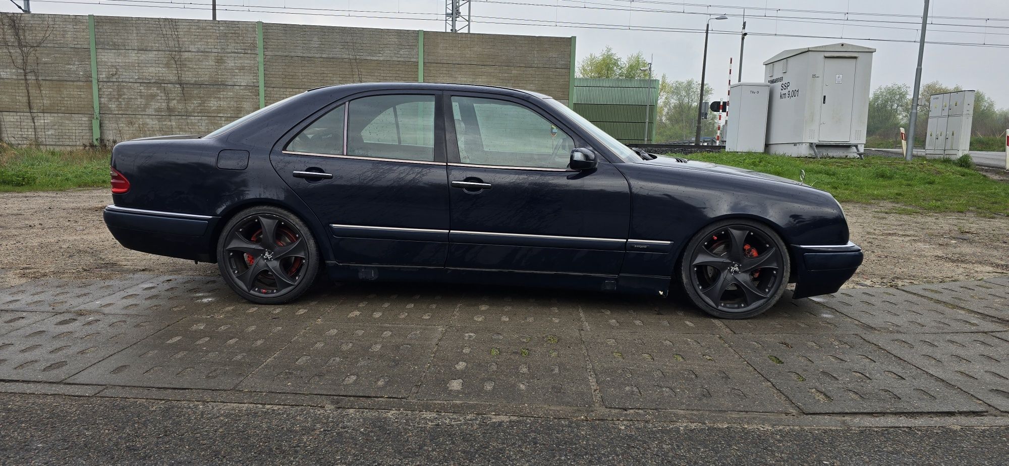 Mercedes w210 2.5TD manual 330tys jestem właścicielem od 16lat