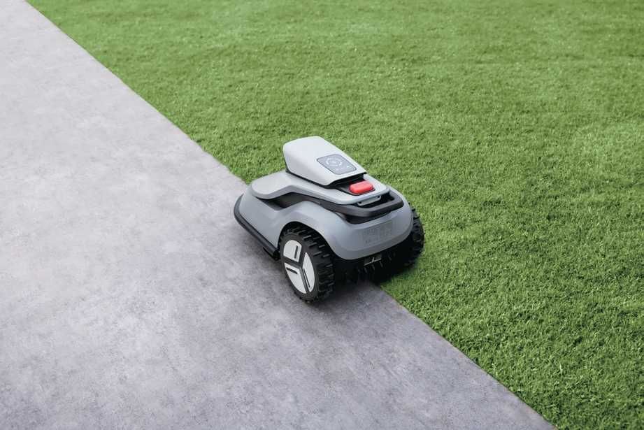 Robot koszący TerraMow V1000 bez kabli, bez GPS, bez RTK, AI 3 lata GW