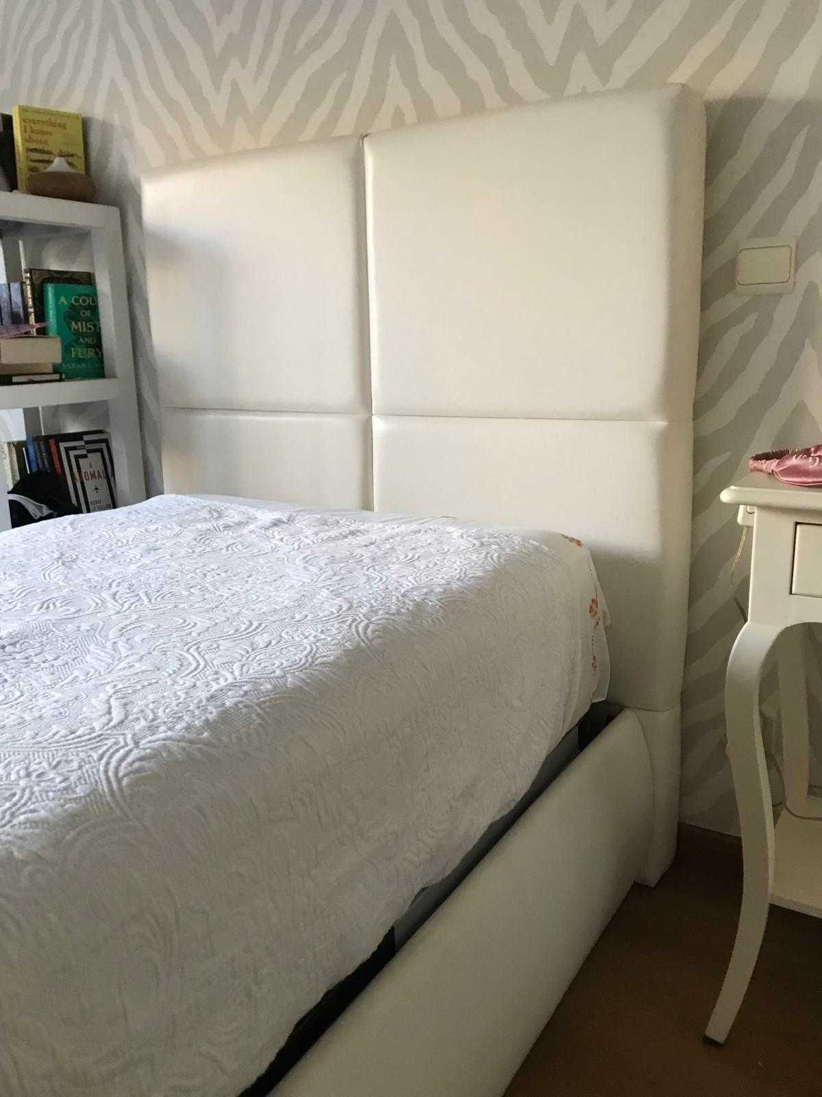 Cama branca Individual