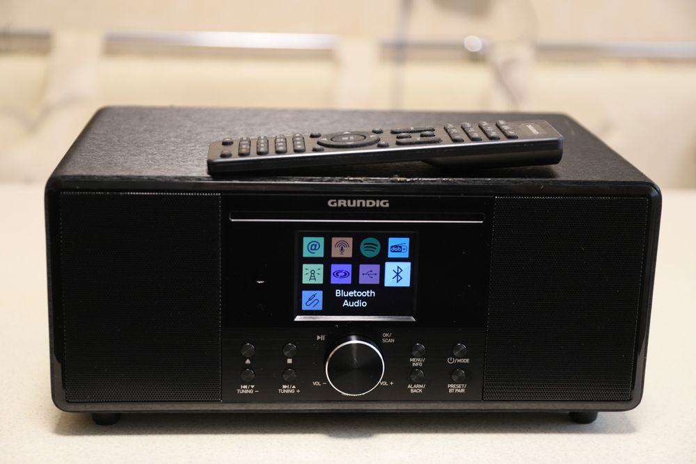 Grundig   GIR 1070 интернет радио , USB , FM , DAB ,  CD mp 3