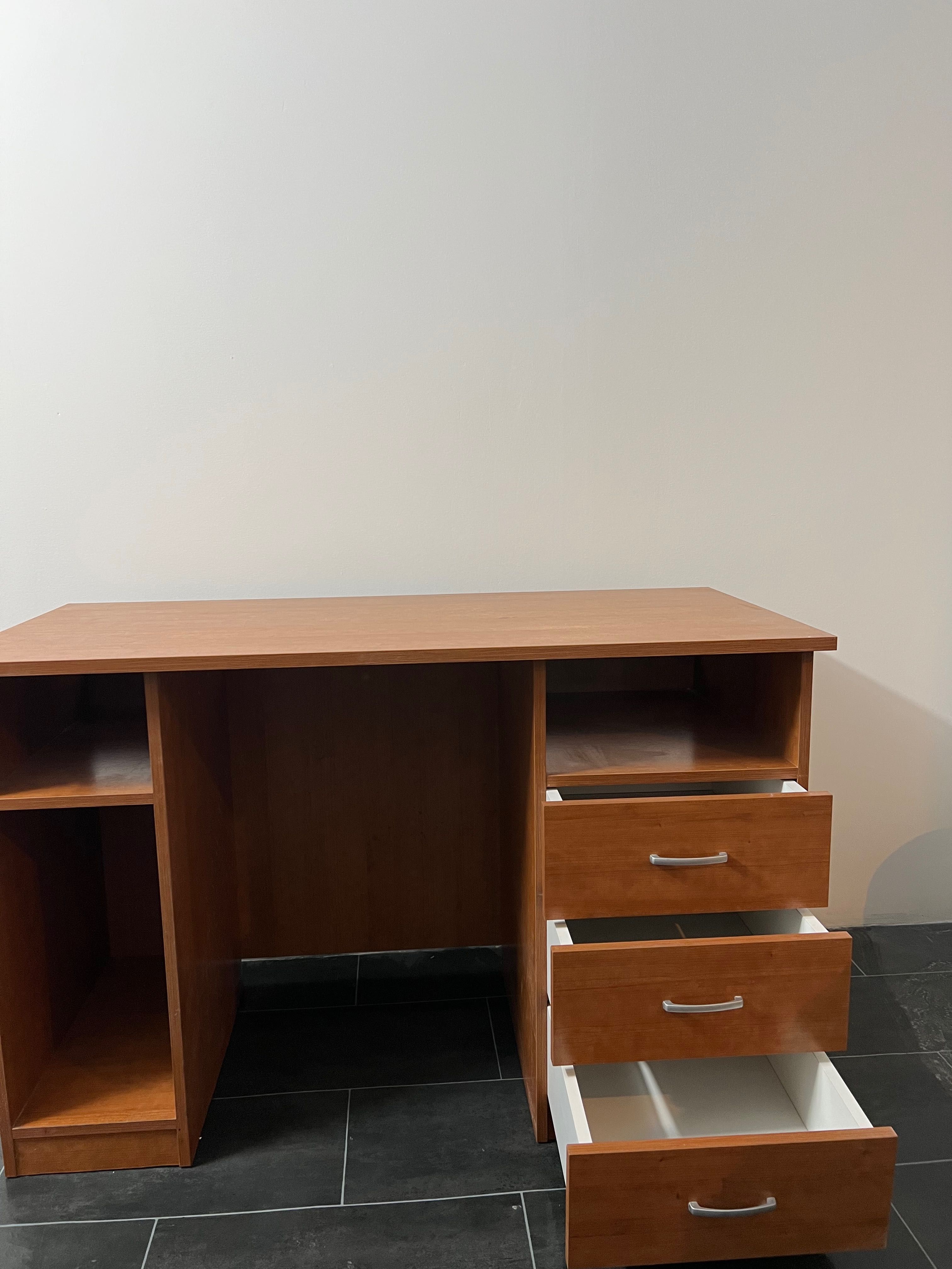 Secretaria (Bom estado e pouco uso)