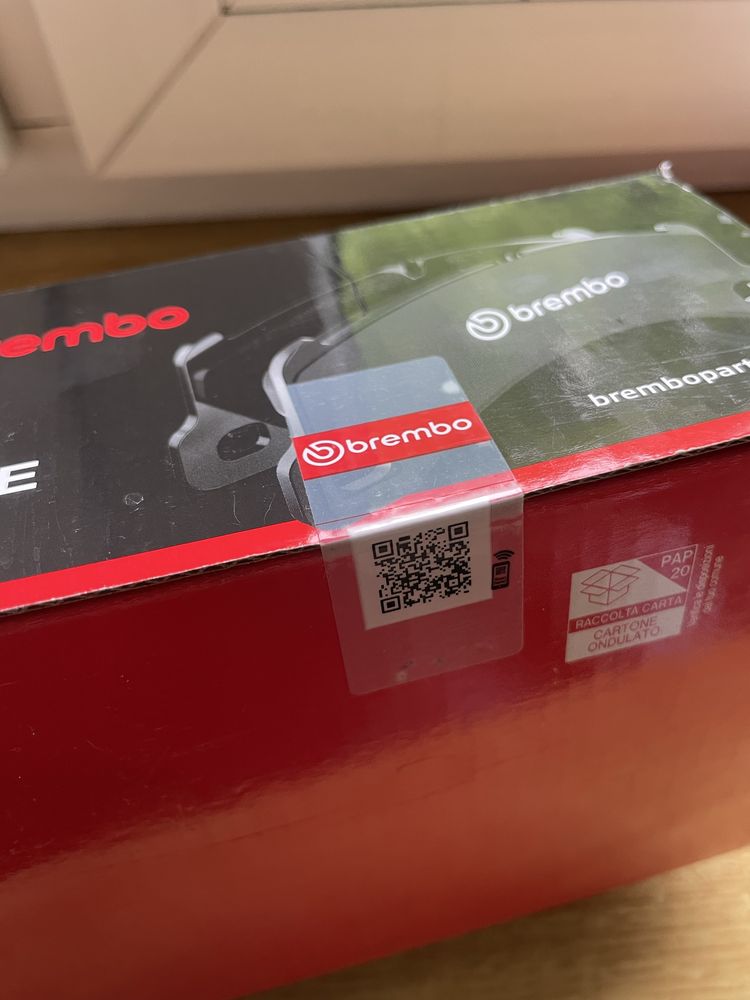 Klocki hamulcowe Brembo P61083 przod Citroen C4 DS4 Peugeot Partner