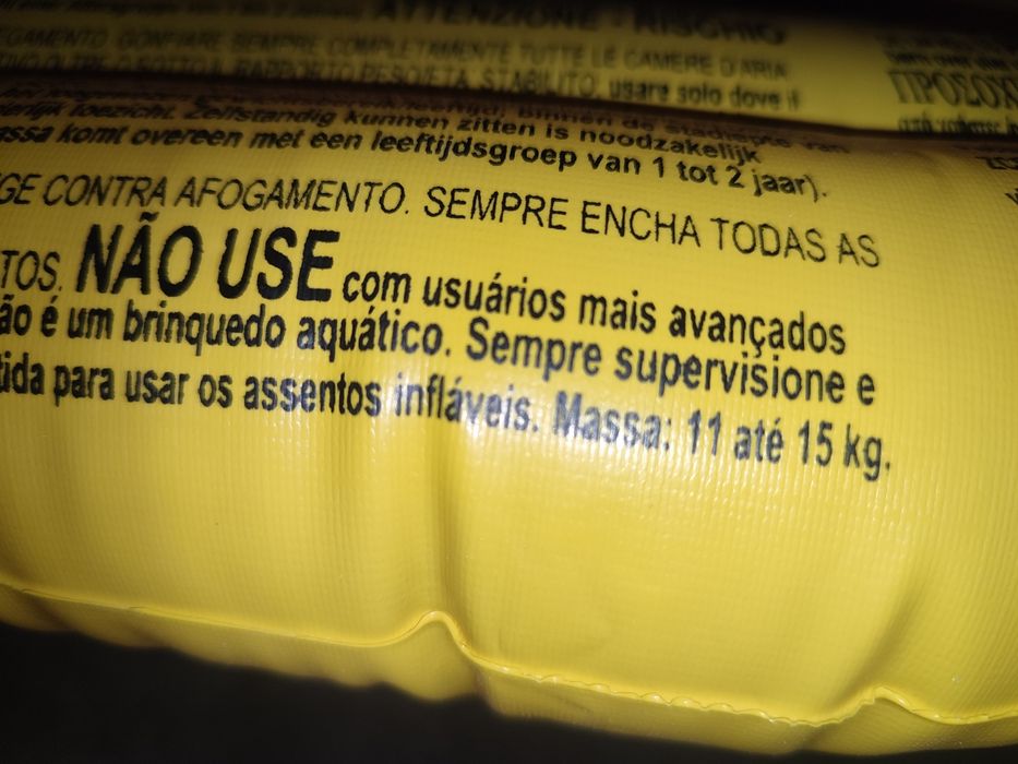 Piscina e boia de 1-2 anos