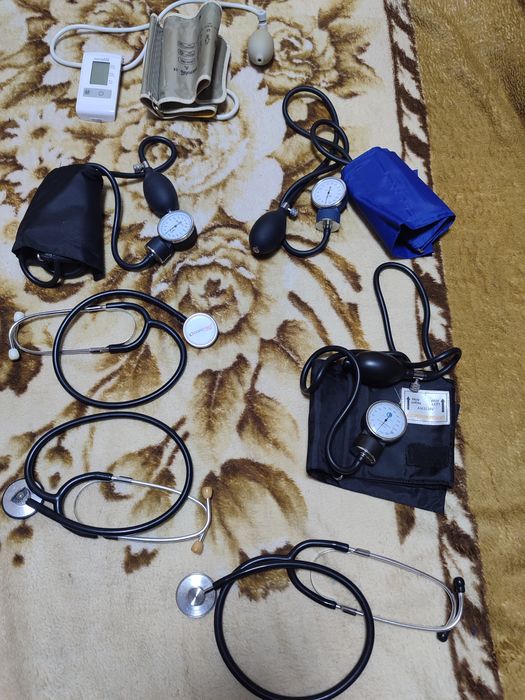Тонометры , фанендоскопы