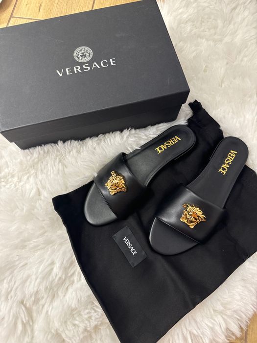 Нові оригінальні шльопанці Versace