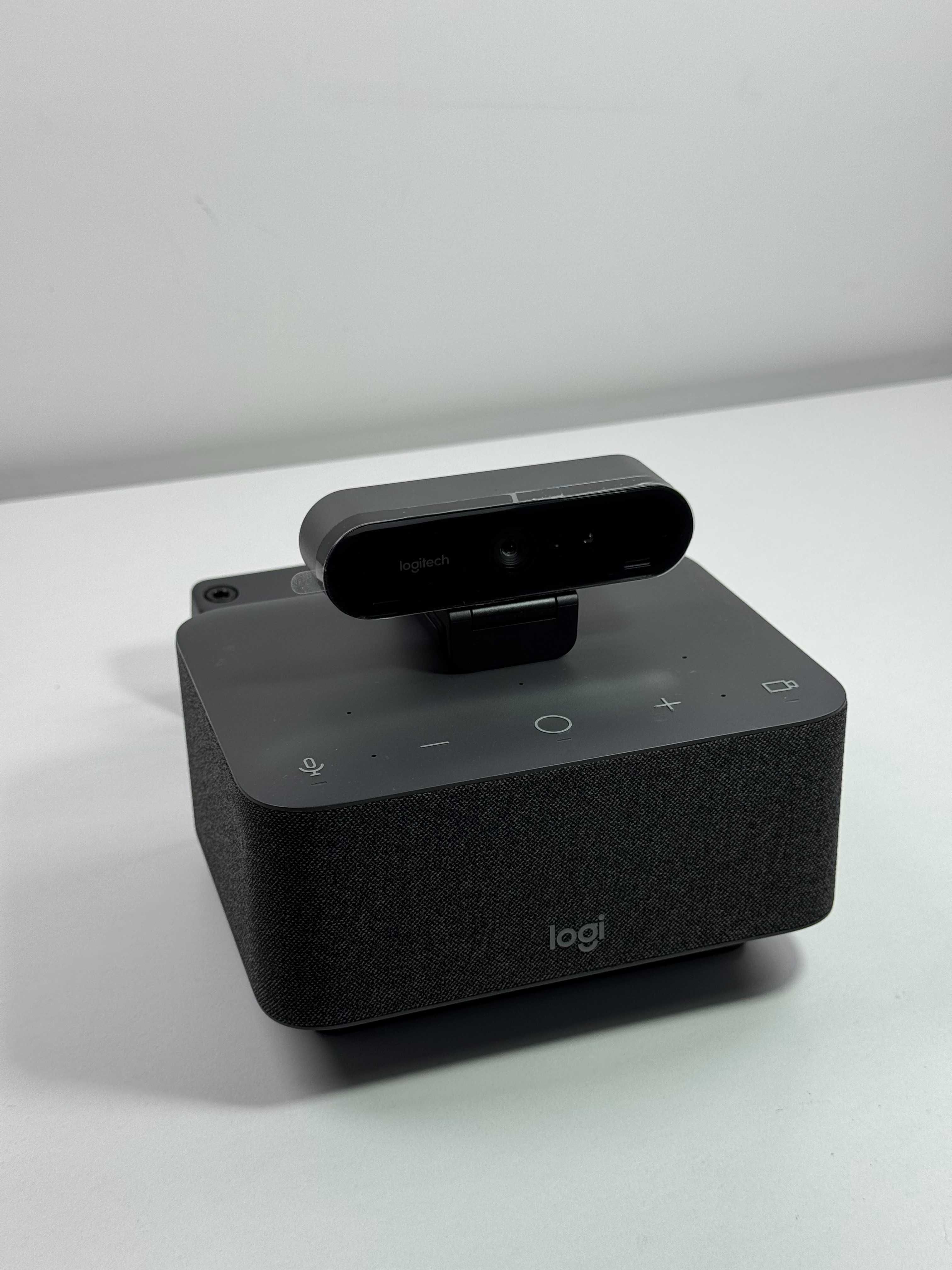 Набір для конференції Logitech Logi DOCK Focus Room Kit камера