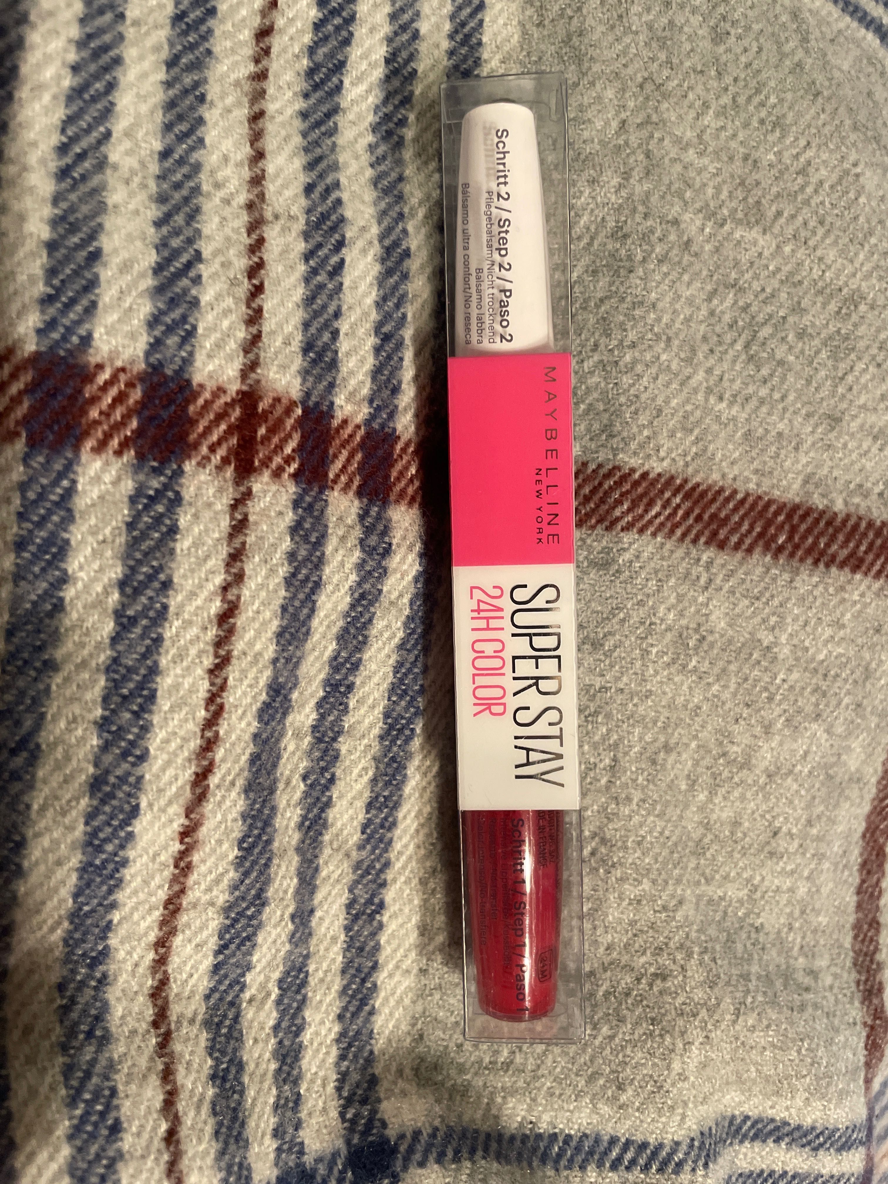 Maybelline pomadka w płynie 860 Crisp Magenta