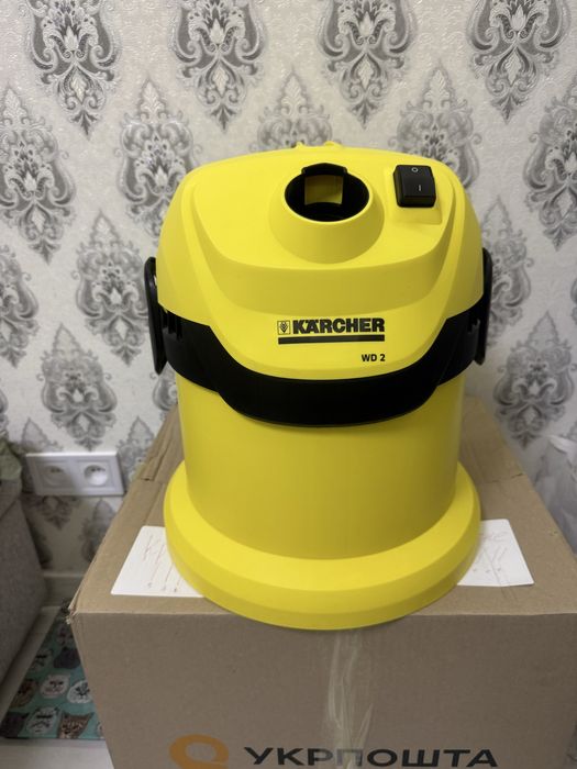 Продам пилосос Karcher WD2