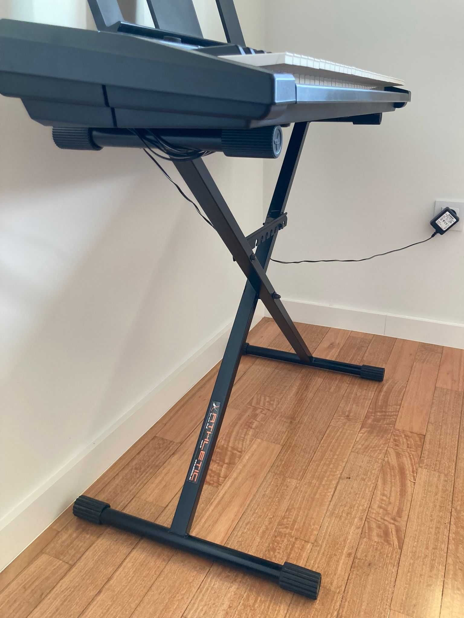 Vendo Teclado Yamaha PSR-E243