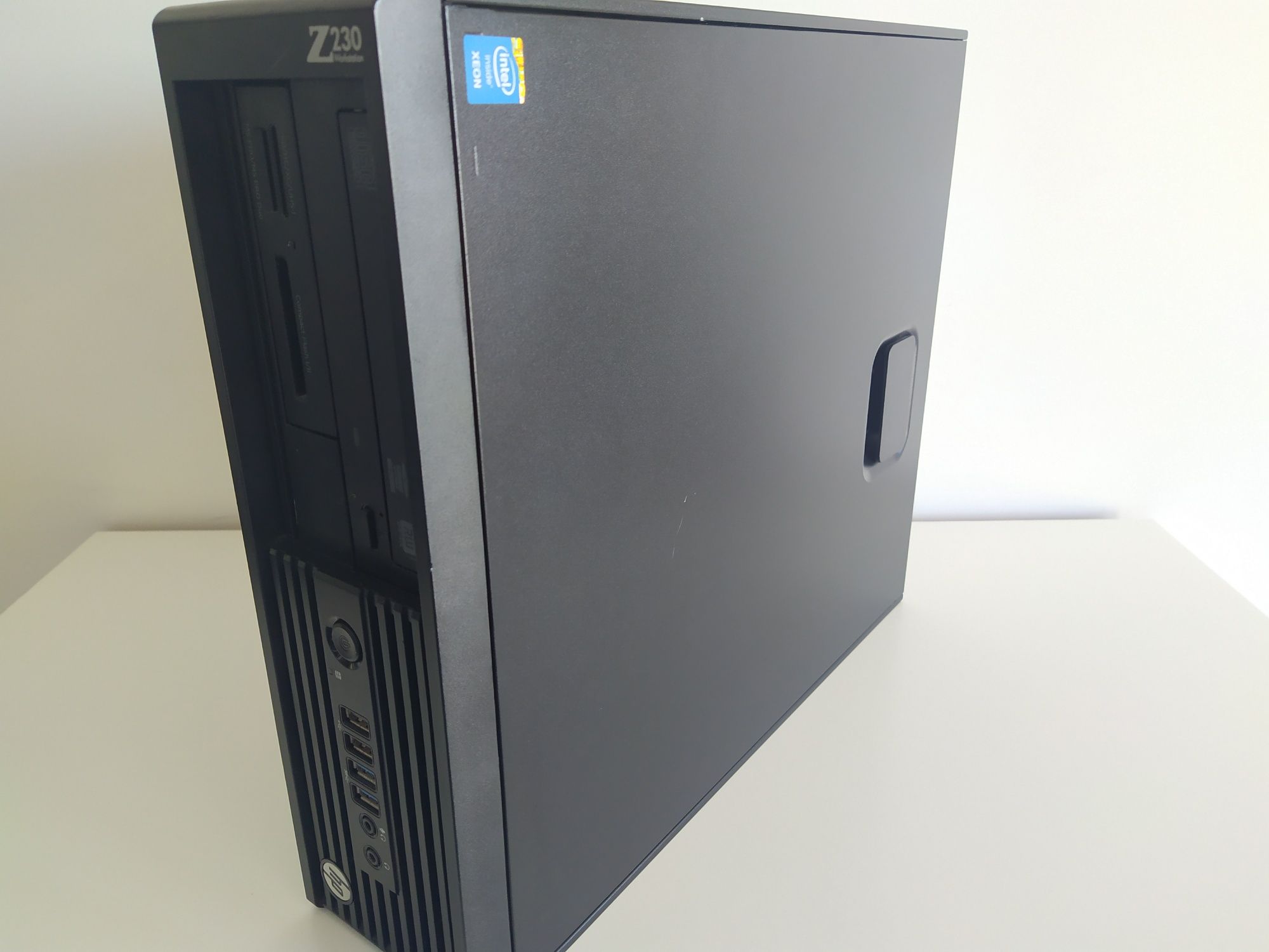 PC Desktop HP Z230 SFF/ XEON E3-1225 V3/ 16GB RAM/ 256GB SSD + 1TB HDD