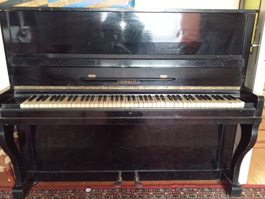 Продам піаніно в