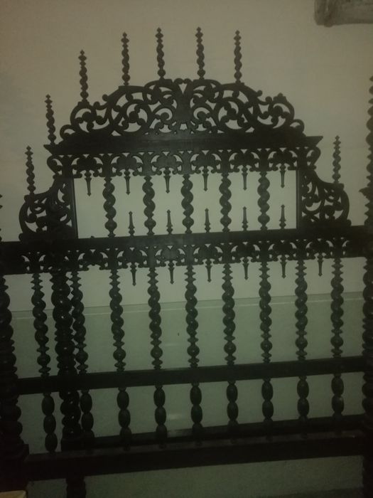 Cama de bilros preta