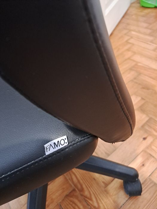 Cadeira de escritório giratória – FAMO